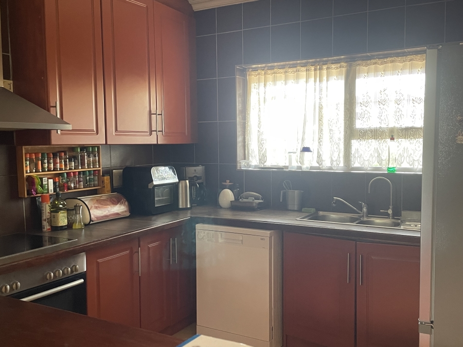 3 Bedroom Property for Sale in Country Club Western Cape